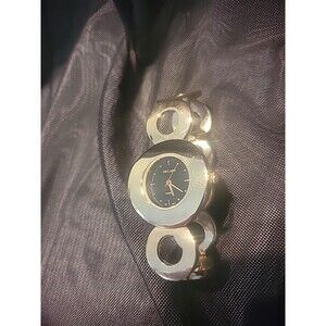 Vintage Decade Wristwatch Watch Womens Gold Tone Circle Black Face Jewelry